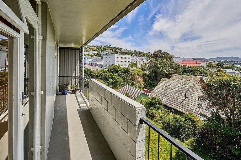 Photo of property in 3a/145 Ohiro Road, Brooklyn, Wellington, 6021