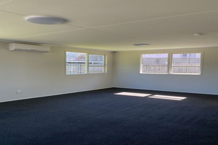 Photo of property in 13 Woodstock Road, Forrest Hill, Auckland, 0620