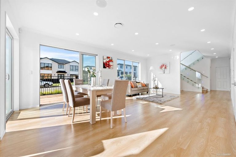 Photo of property in 23 Cooladawson Drive, Flat Bush, Auckland, 2019