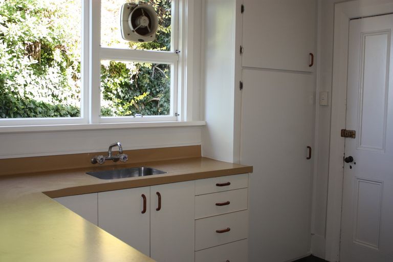 Photo of property in 5 Elm Row, Dunedin Central, Dunedin, 9016