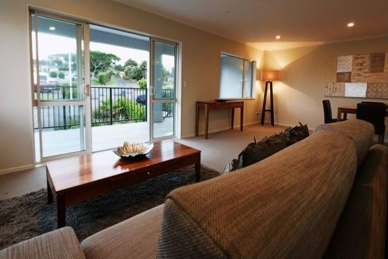 Photo of property in 5b Melia Place, Stanmore Bay, Whangaparaoa, 0932