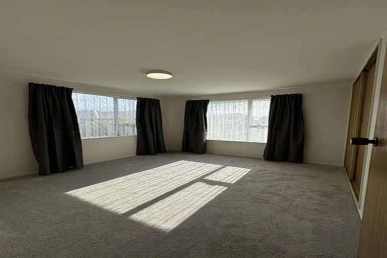 Photo of property in 17 Beeston Place, Redwood, Christchurch, 8051