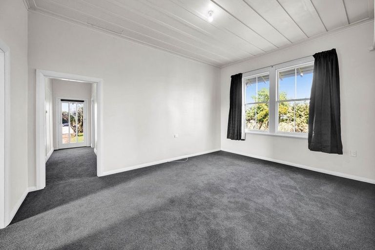 Photo of property in 39 Auroa Road, Otakeho, Hawera, 4678