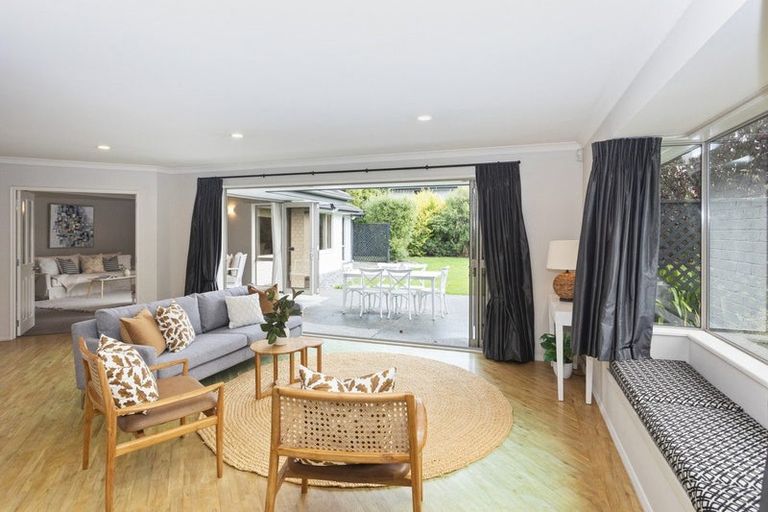 Photo of property in 37 Hussey Road, Harewood, Christchurch, 8051