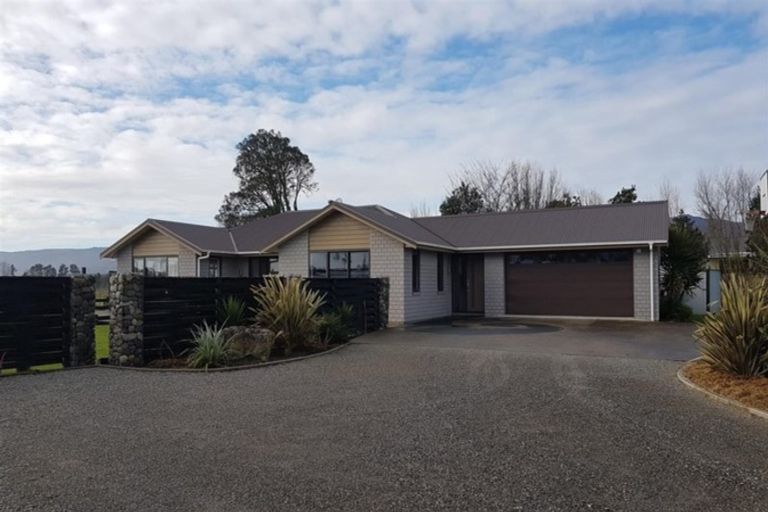 Photo of property in 22 Snodgrass Road, Westport, 7892