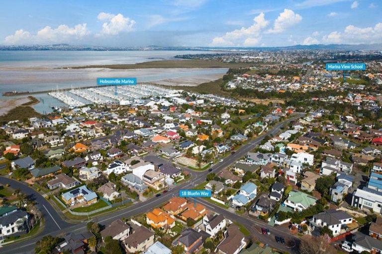 Photo of property in 2/1 Bluefin Way, West Harbour, Auckland, 0618