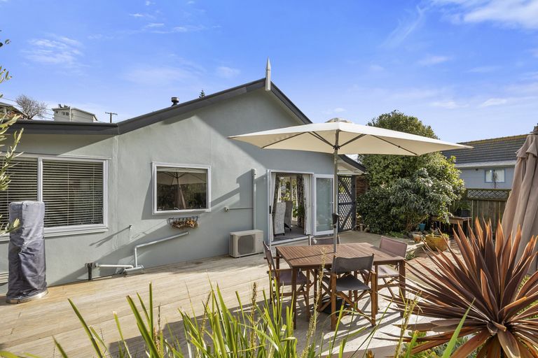 Photo of property in 23 Greenacres Street, Macandrew Bay, Dunedin, 9014