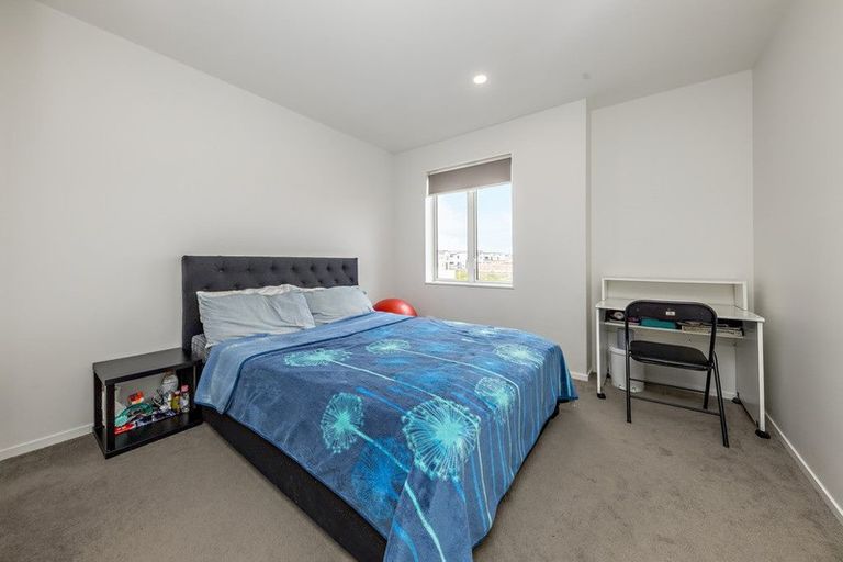 Photo of property in 9 Riroriro Close, Papakura, 2110