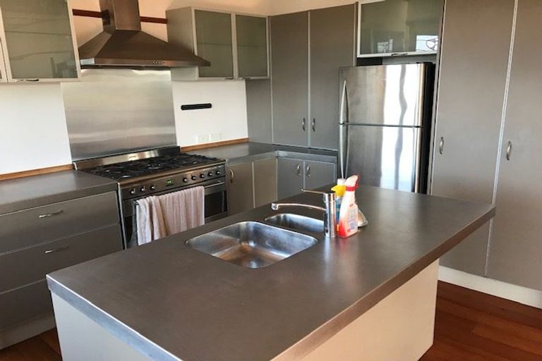 Photo of property in 11 Highbury Crescent, Highbury, Wellington, 6012