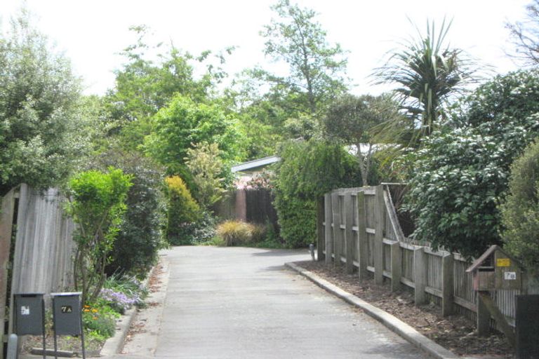 Photo of property in 7b Kruse Place, Redwood, Christchurch, 8051