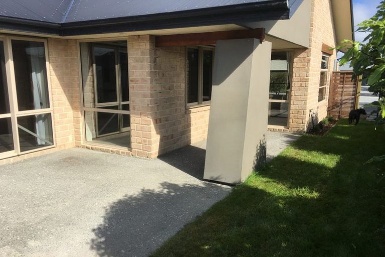 Photo of property in 26 Linkwater Way, Parklands, Christchurch, 8083