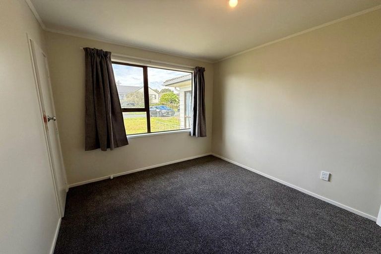 Photo of property in 6 Elvira Place, Ranui, Auckland, 0612
