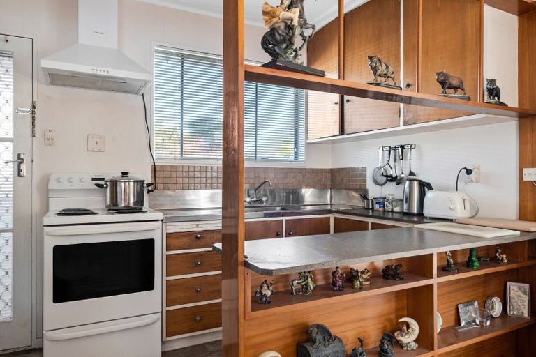 Photo of property in 2/284 Aberdeen Road, Gisborne, 4010