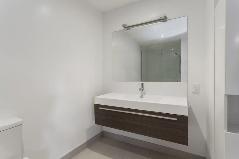 Photo of property in 144a Holly Road, St Albans, Christchurch, 8014