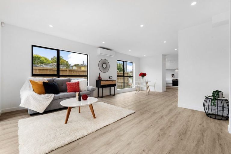 Photo of property in 89c Oreil Avenue, West Harbour, Auckland, 0618