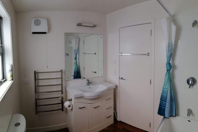 Photo of property in 4a Versailles Street, Karori, Wellington, 6012