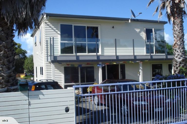 Photo of property in 1409 Whangaparaoa Road, Army Bay, Whangaparaoa, 0930