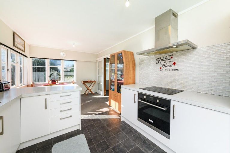 Photo of property in 25 Newhaven Place, Roslyn, Palmerston North, 4414