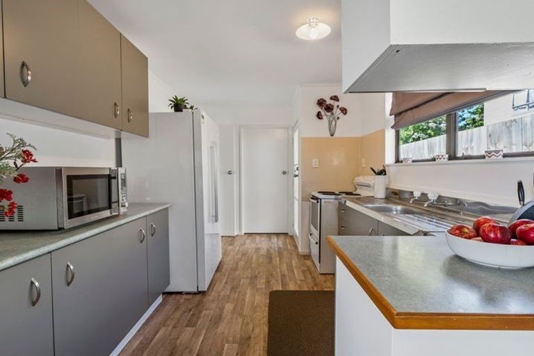 Photo of property in 82 Keegan Drive, Massey, Auckland, 0614