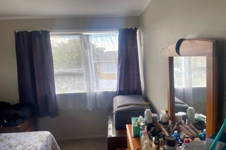 Photo of property in 68 Reynella Drive, Massey, Auckland, 0614