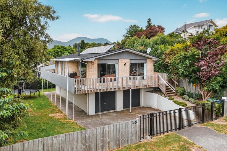 Photo of property in 16 Sunset Street, Hilltop, Taupo, 3330