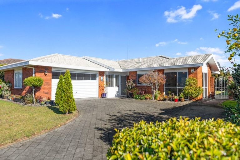Photo of property in 10 Russley Drive, Mount Maunganui, 3116