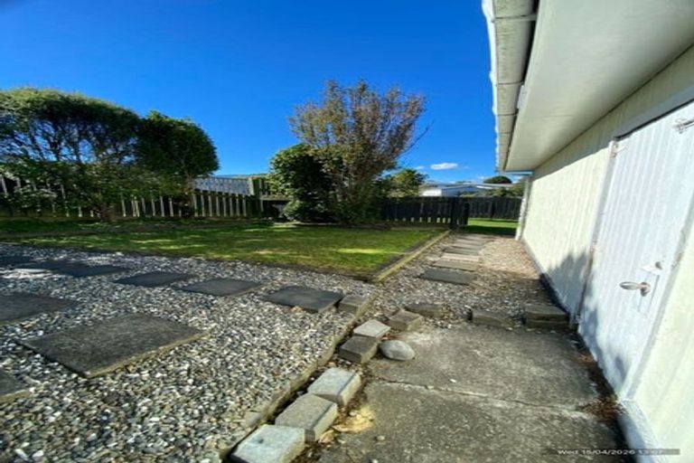 Photo of property in 9 Toporoa View, Ascot Park, Porirua, 5024