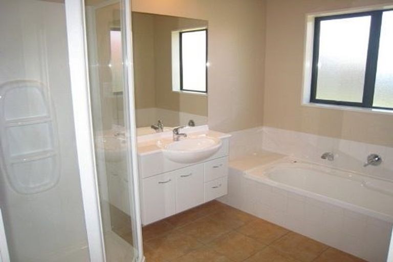 Photo of property in 13 Cressida Close, Rolleston, 7614