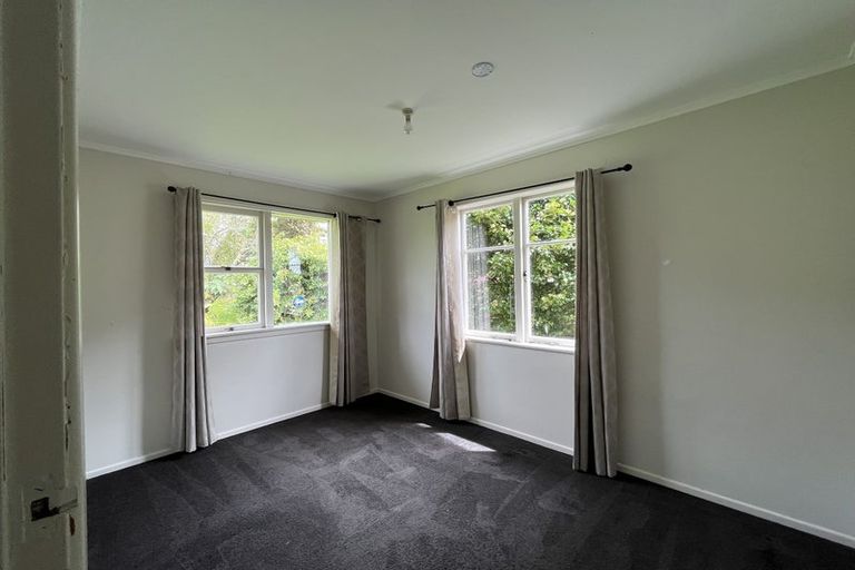 Photo of property in 12 Cutler Street, New Lynn, Auckland, 0600