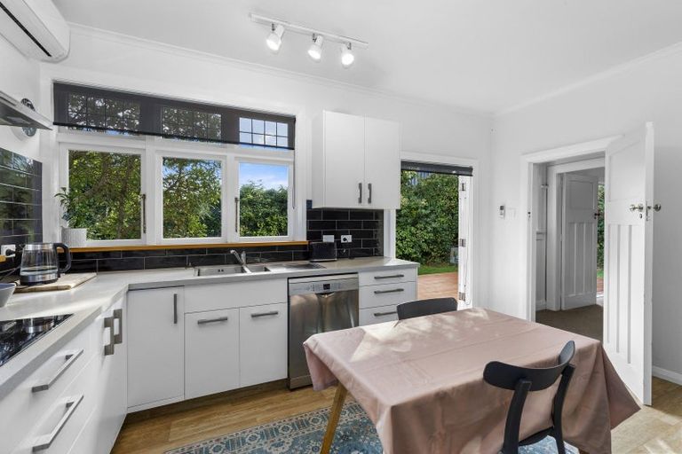 Photo of property in 49 Upper Watt Street, Wadestown, Wellington, 6012