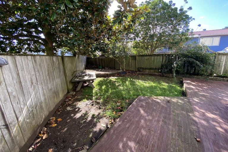 Photo of property in 1/19 Tree View Avenue, Glenfield, Auckland, 0629
