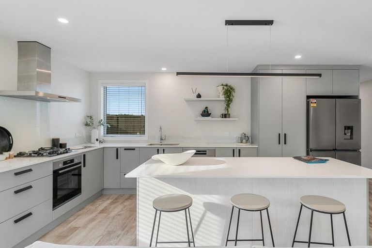 Photo of property in 34 Metoriti Crescent, Karaka, 2124
