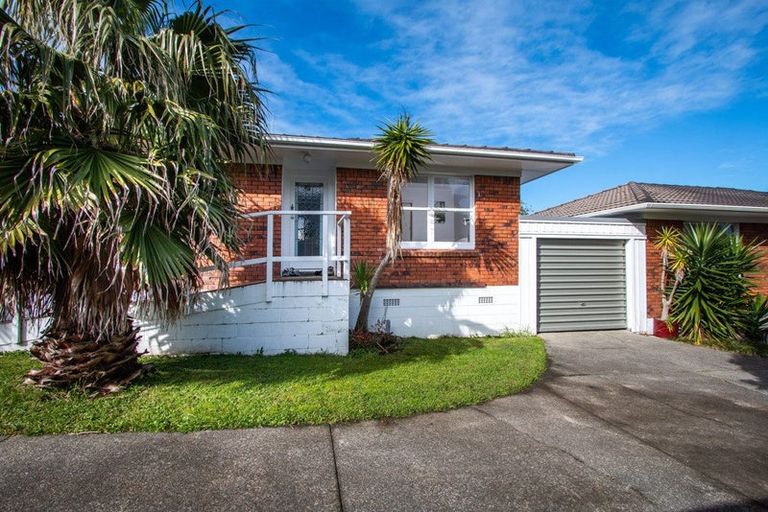 Photo of property in 1/12 Walter Street, Hauraki, Auckland, 0622