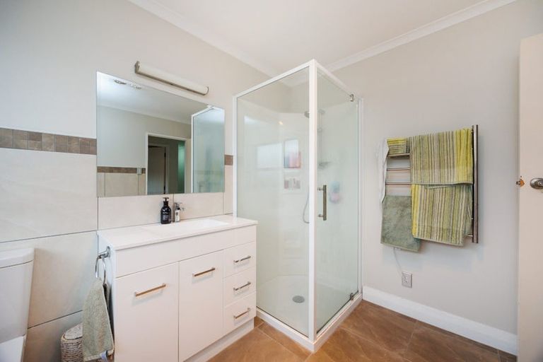Photo of property in 52 Kentucky Way, Awapuni, Palmerston North, 4412
