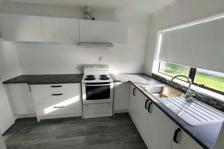 Photo of property in 13b Franklyn Road, Tawa, Wellington, 5028