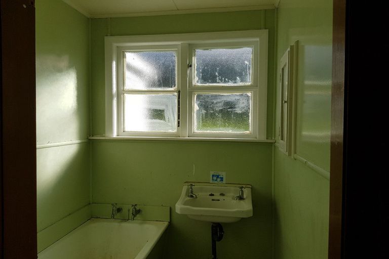 Photo of property in 32 Alfredton Road, Eketahuna, 4900
