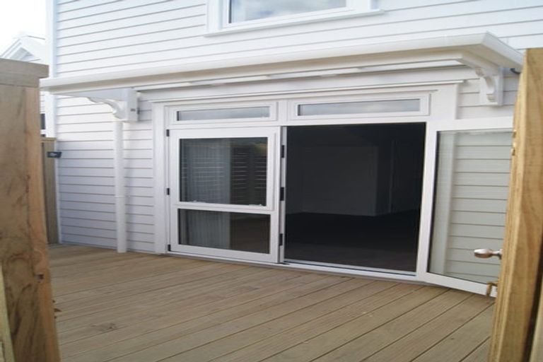 Photo of property in Pirie Street Townhouses, 35u6 Pirie Street, Mount Victoria, Wellington, 6011