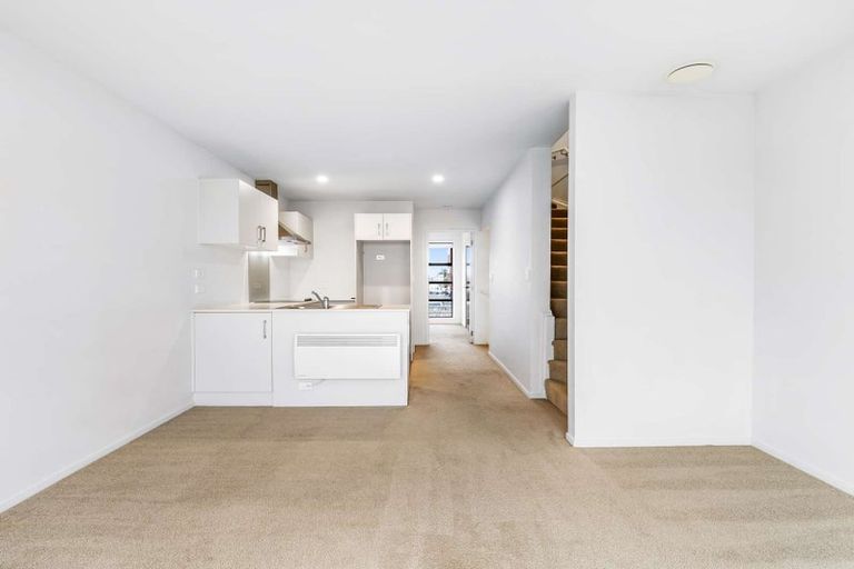 Photo of property in 17 Owens Place, Mount Maunganui, 3116