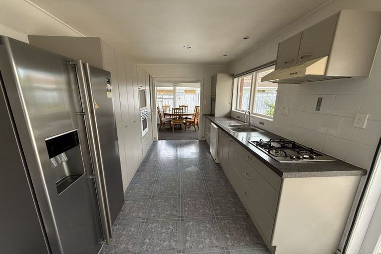 Photo of property in 30 Meadway, Sunnyhills, Auckland, 2010