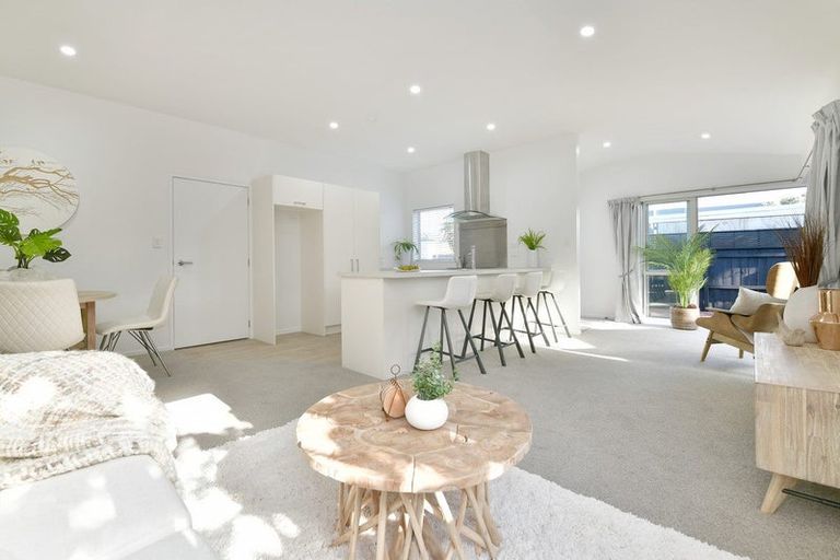 Photo of property in 17a Hatton Road, Orewa, 0931