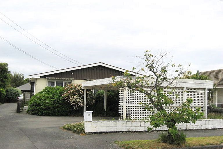 Photo of property in 16 Shaftesbury Street, Avonhead, Christchurch, 8042