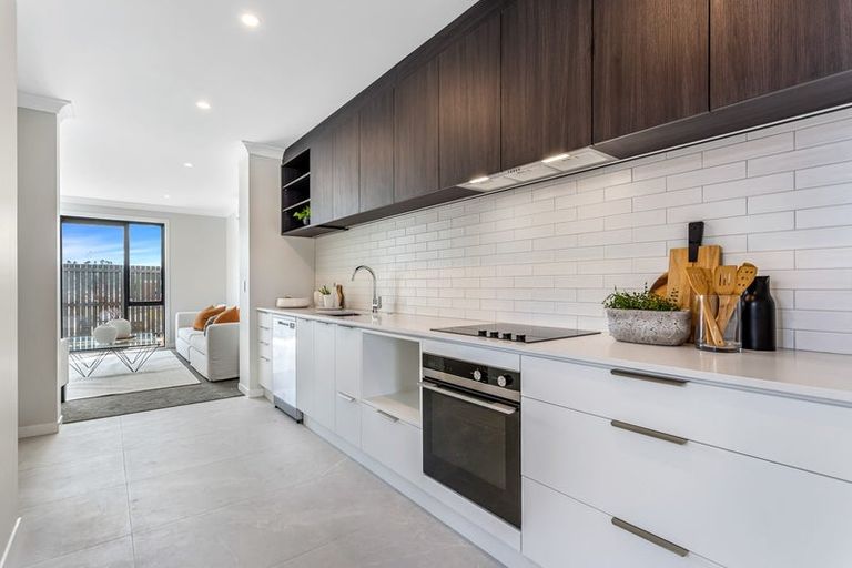 Photo of property in 12 Tima Lane, Mangere Bridge, Auckland, 2022