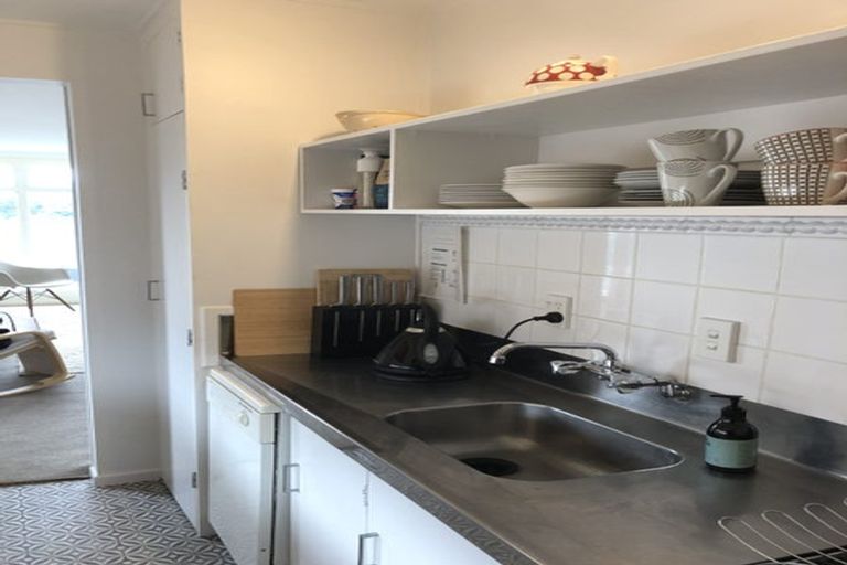 Photo of property in 11/4f Claremont Grove, Mount Victoria, Wellington, 6011