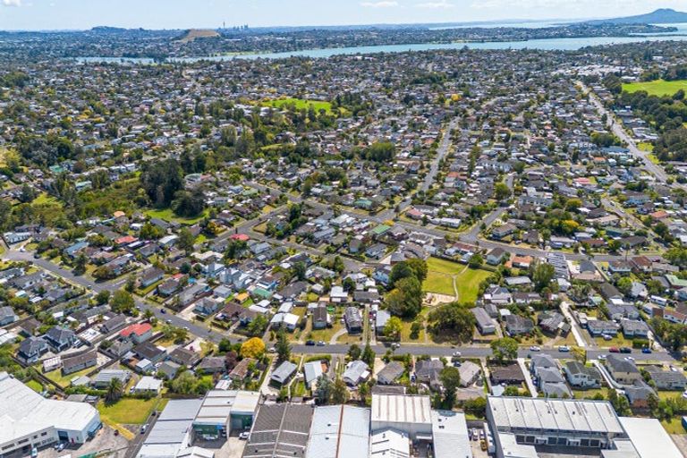 Photo of property in 36 Reelick Avenue, Pakuranga Heights, Auckland, 2010