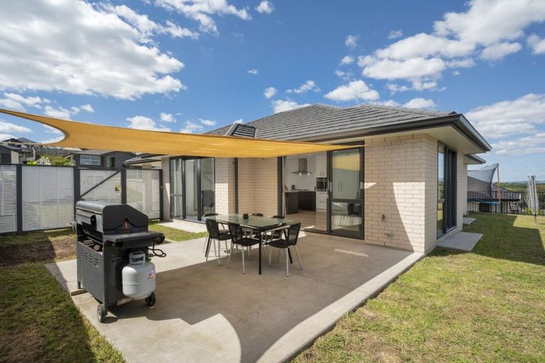 Photo of property in 4 Oyster Place, Omokoroa, 3114