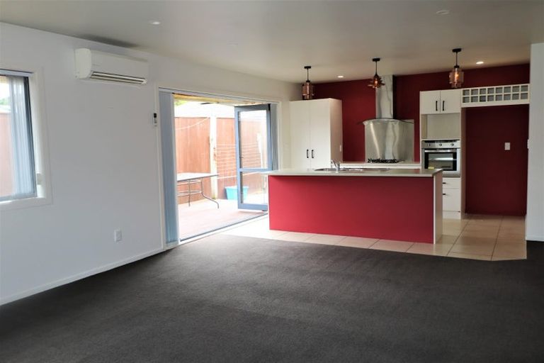 Photo of property in 37 Fraser Colman Grove, Wainuiomata, Lower Hutt, 5014