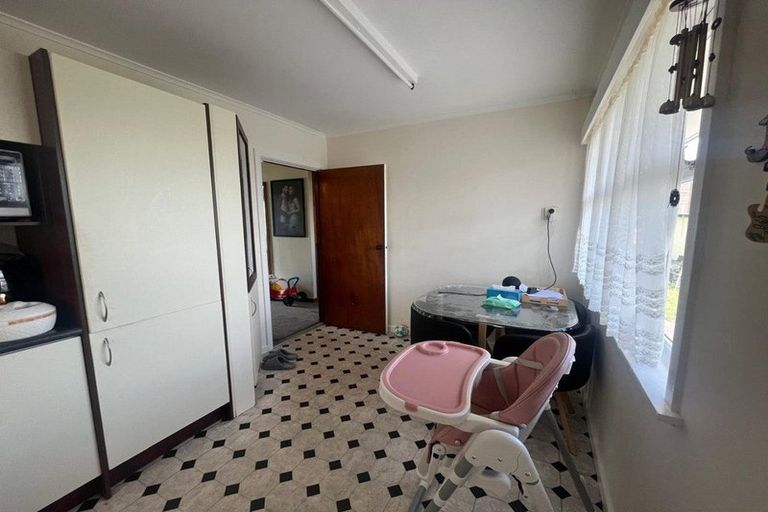 Photo of property in 81 Rimu Street, New Lynn, Auckland, 0600