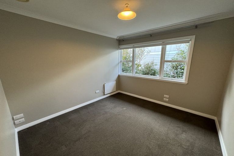 Photo of property in 2/17 Commodore Parry Road, Castor Bay, Auckland, 0620
