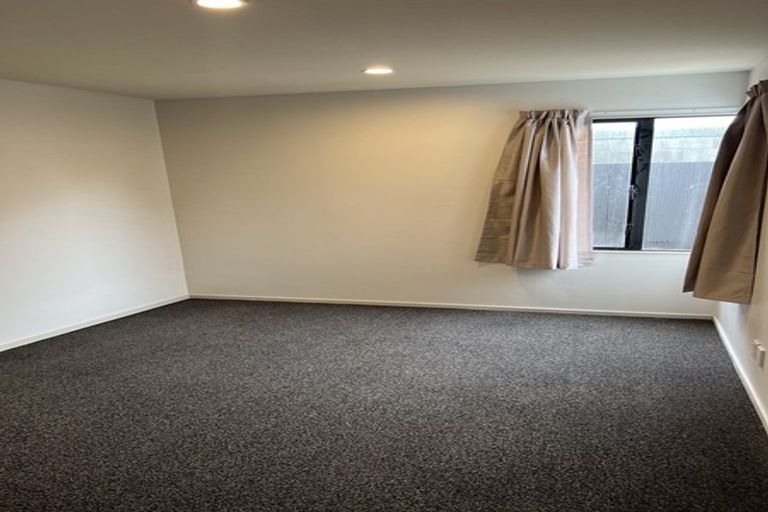 Photo of property in 24 Oakford Close, Riccarton, Christchurch, 8011