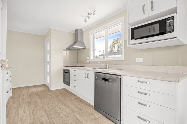 Photo of property in 21 Matipo Place, Edgecumbe, 3120